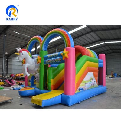 Casa de salto inflável de tema de unicórnio personalizado com porta-malas de playground divertida