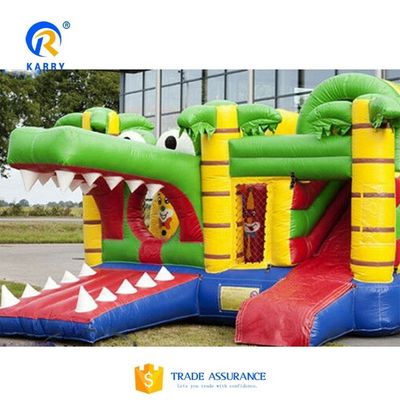 EN14960 Salto de pista de obstáculos com castelo inflável com deslizamento combinado