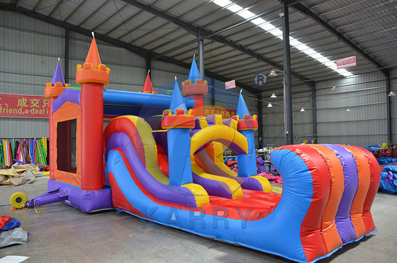 Obtenha o melhor de ambos os mundos com o nosso cavalheiro comercial Slide de casa inflável