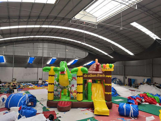 Casa comercial de salto PVC inflável salto castelo combo slide no Jungle Dino Park