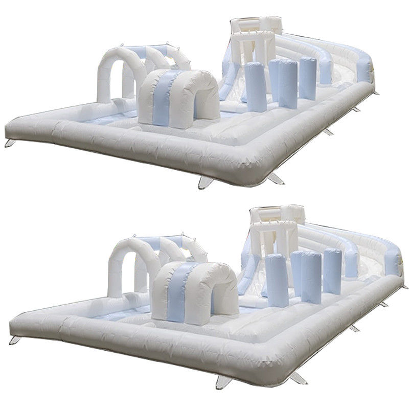 Campo de obstáculos externo de PVC branco unisex Inflável Equipamento de brincadeira para crianças Slide de água inflável com piscina