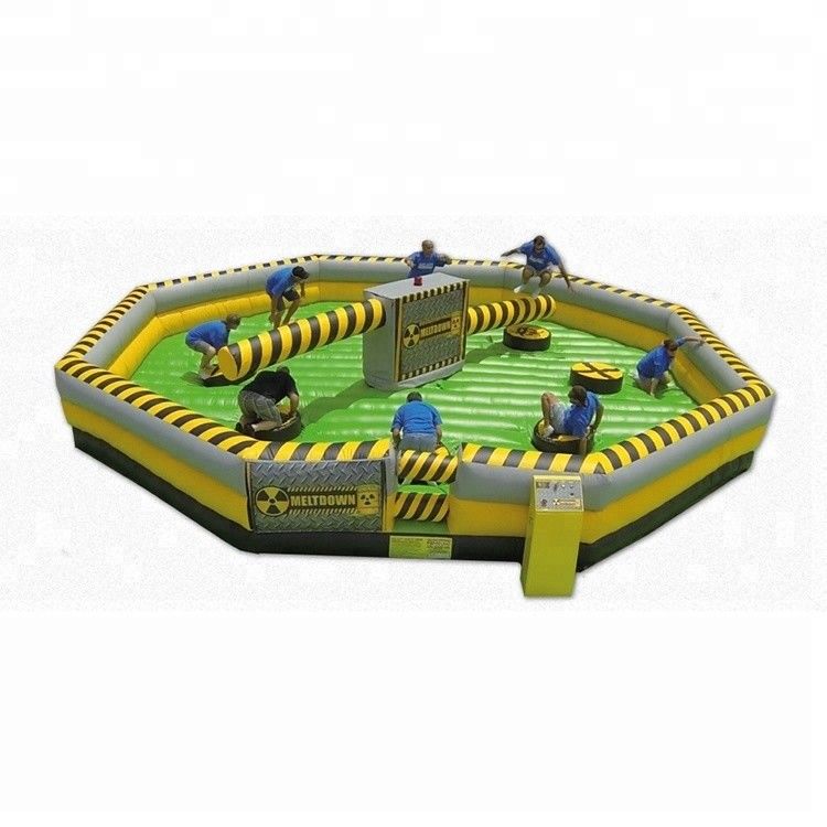 Experimente a emoção do nosso campo de remoção inflável perfeito para festas e mais