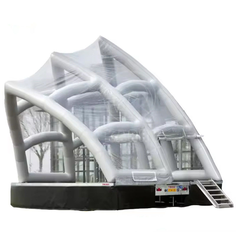 Tenda inflável ao ar livre na Ópera de Sydney com design branco e acessórios incluídos
