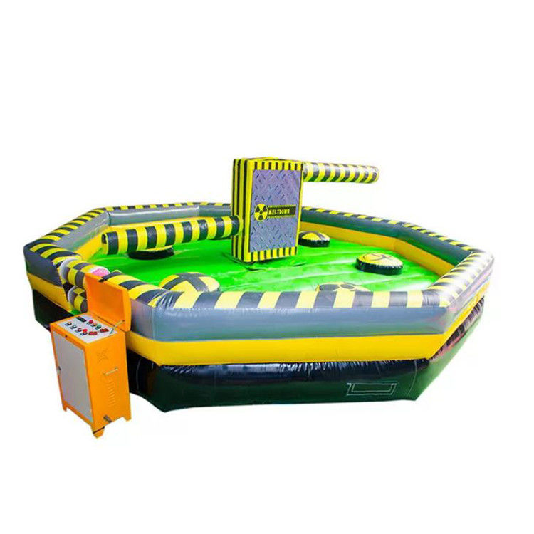 Características PORTABLE Meltdown Inflatable Desafio Desporto Jogo para Adultos PVC Jumping Fun