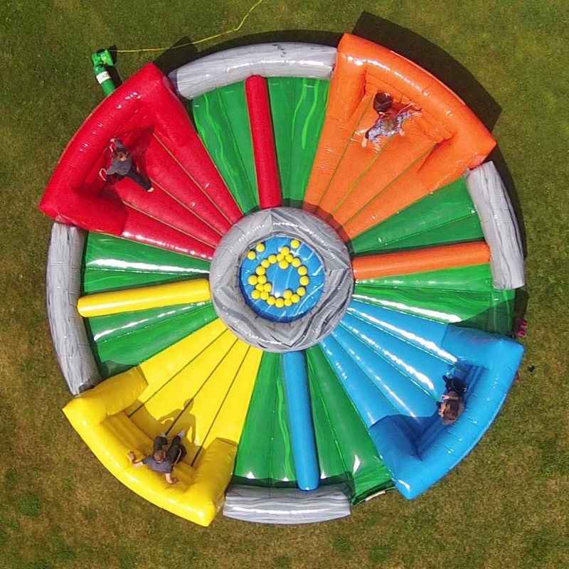 Desligue a diversão com Bungees Humanos Correndo e Hipóteses Famintos Chow Down Inflatable Game
