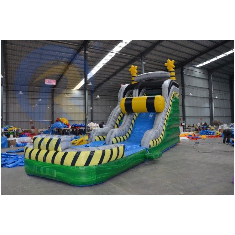 Acessórios padrão CE Slide tóxico inflável quadrado com slide de animais de piscina e selva