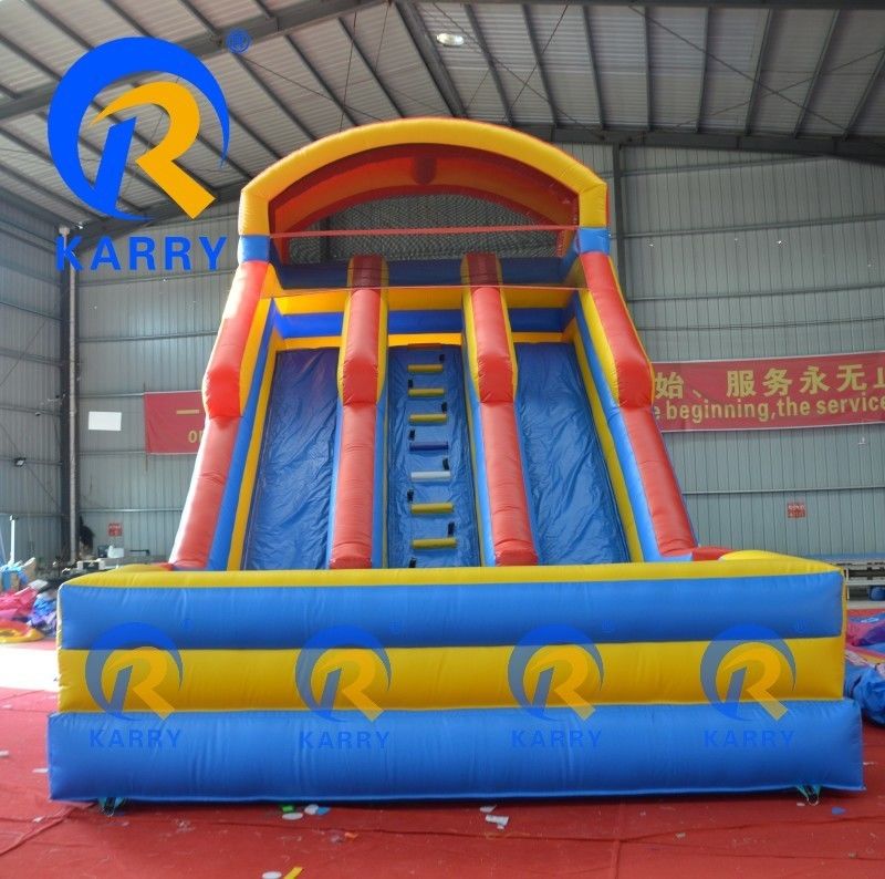 2023 Piscina combinada de deslizamento de água quente ao ar livre com design rotativo de dupla faixa e material PVC