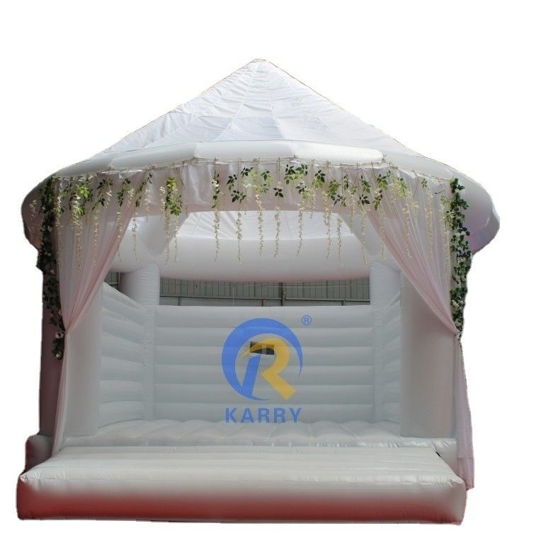 Cama de salto de trampolim de casamento inflável branco personalizado 4 * 4m para salto de festa de adultos