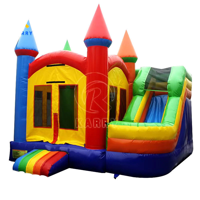 Casa de salto com slide