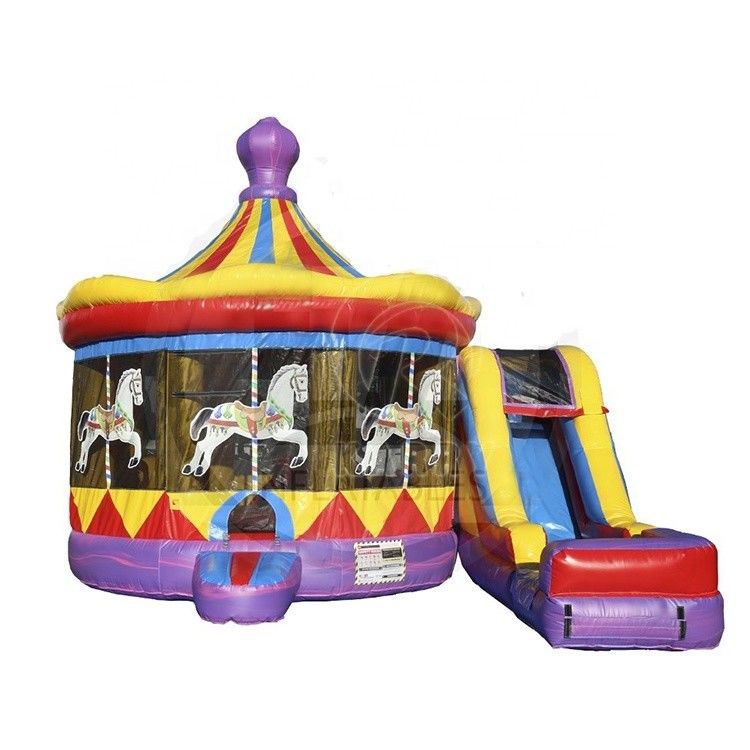 Características PORTABLE Carrossel Gigante Castelo Bouncy Combo Slide com cor personalizada